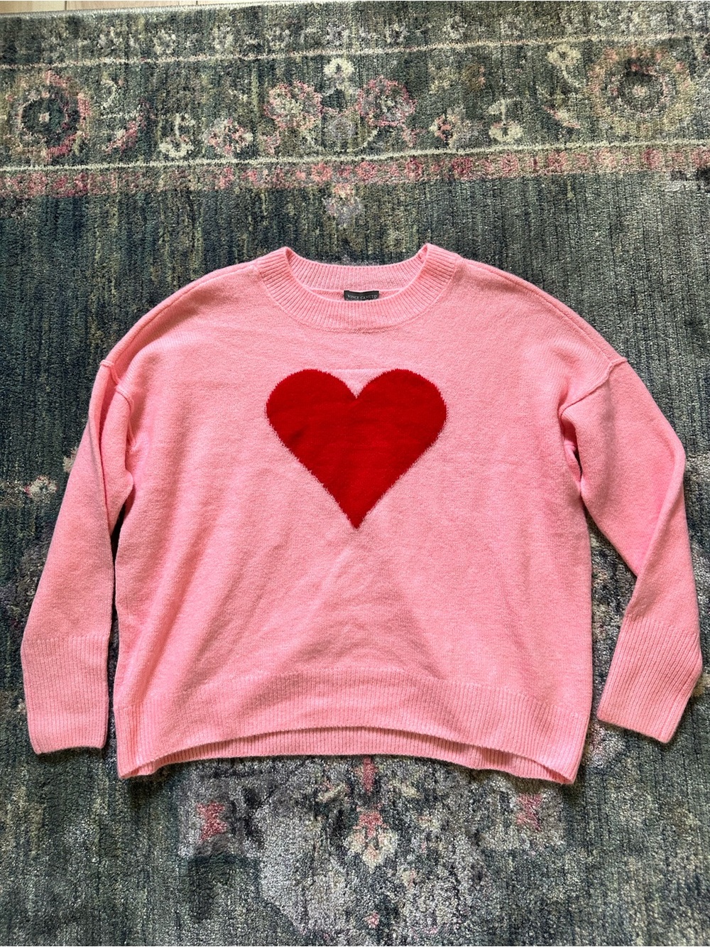 Vince Camuto Pink Crewneck Sweater with Red Heart Motif NWT Size Small Cozy Chic